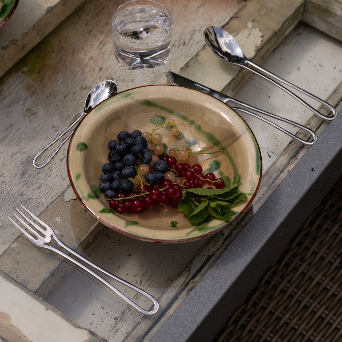 Bestekset 24-delig – design hoogglans lichtgewicht tafelbestek – ergonomisch Nederlands ontwerp – OUTLINE Maarten Baptist Eindhoven – vaatwasserbestendig – cutlery flatware open air