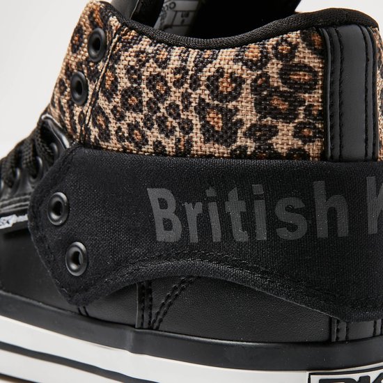 Zwarte sneaker met panterprint detail op de kraag en 'British Knights' op de band.