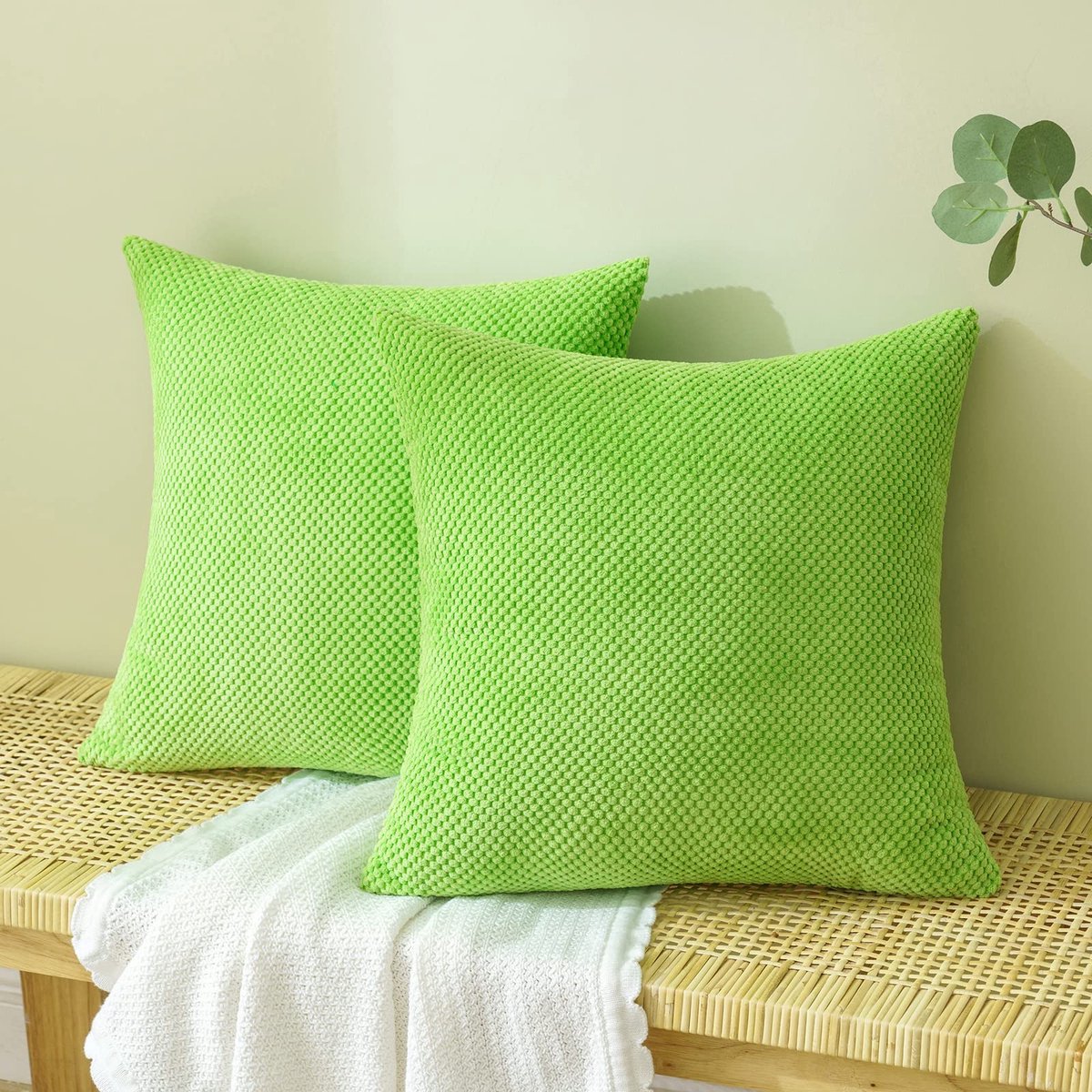 Unyqoos ® Stijlvolle Corduroy Kussenslopen voor Comfort en Elegantie in Huiselijke Ruimtes, Set van 2, 40 x 40 cm, Frisse Groentint