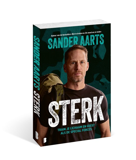 Boek 'Sterk' van Sander Aarts, met een stoere man met rugzak op de schouder.