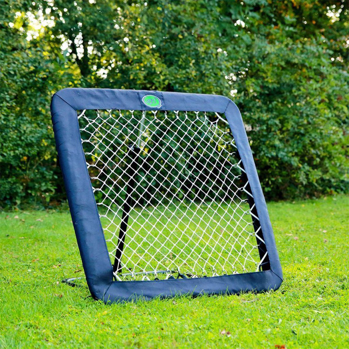AXI Voetbal Rebounder 90 Zwart 90 X 90 Cm Kickback Tchouk 2 Jaar axi-voetbal-rebounder-90-zwart-90-x-90-cm-kickback-tchouk-2-jaar
