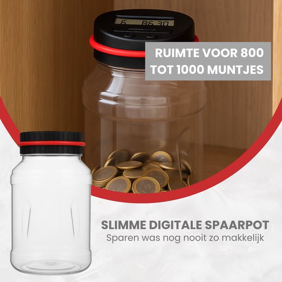 Transparante digitale spaarpot, zwart met rode ring, met digitale teller en vol met euro munten. Capaciteit voor 800 tot 1000 munten.