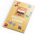 Plus-Plus BIG boekje met de tekst 'Build, Play, Learn' en illustraties van Plus-Plus bouwstenen.