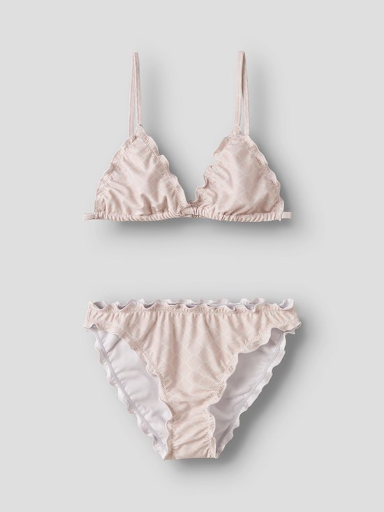 Roze bikini met schelppatroon en ruches aan de randen.