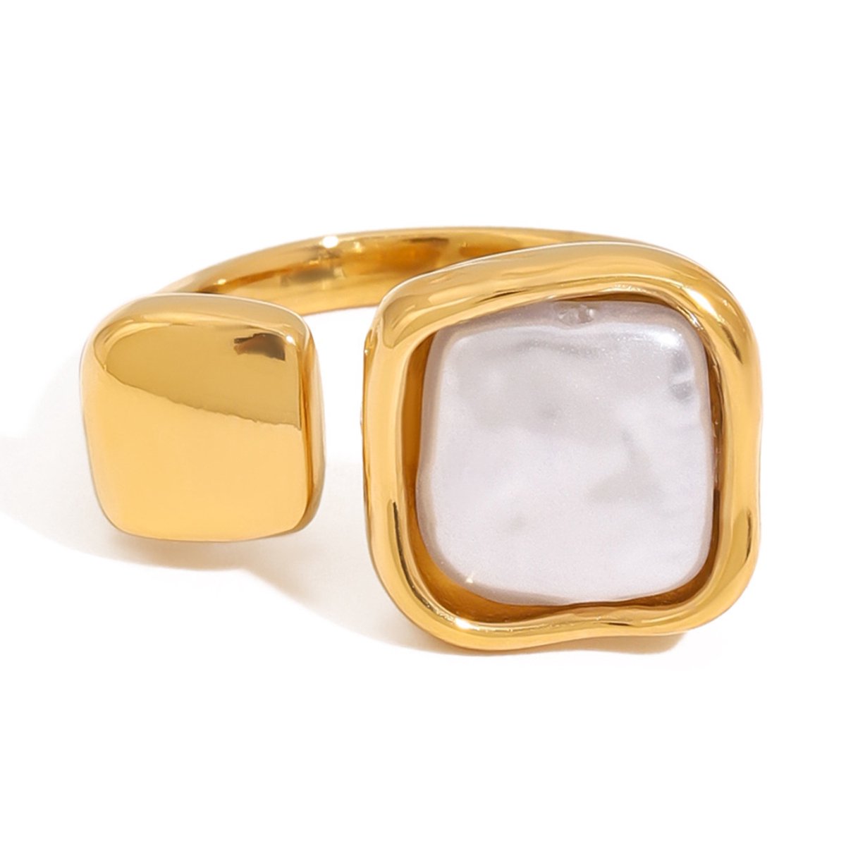 Marama - Ring Lauren Goud - artificial shell - maat 17/18 - stainless steel - licht buigbaar - verstelbaar - uniek design - subtiel - trendy - goudkleurig - damesringen - ringen