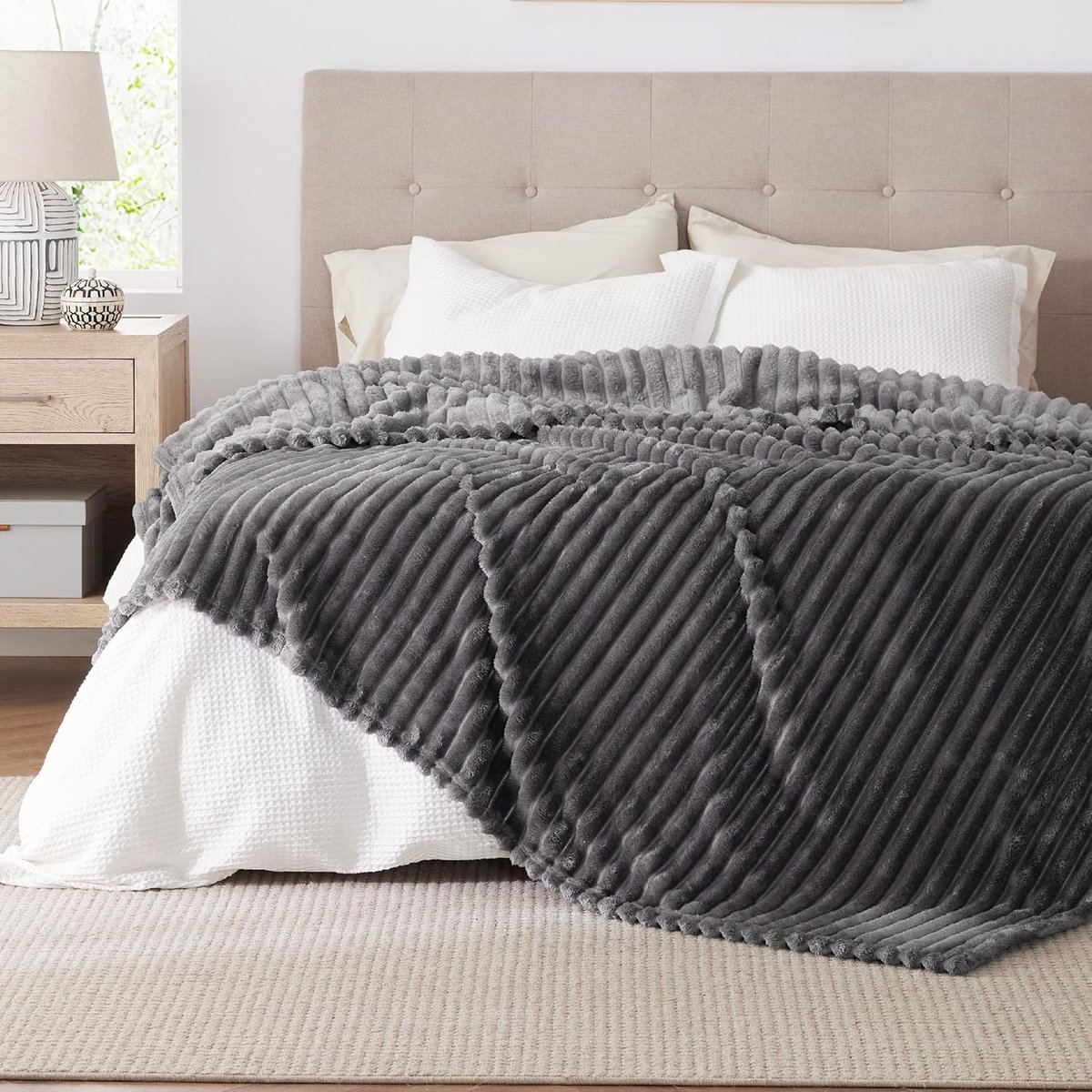 Famanu - Behaaglijke deken, wollige deken, fleecedeken, zacht, warm, grof ribdeken, comfortabele bankdeken, XXL, knuffeldeken, groot, donkergrijs, 240 x 220 cm
