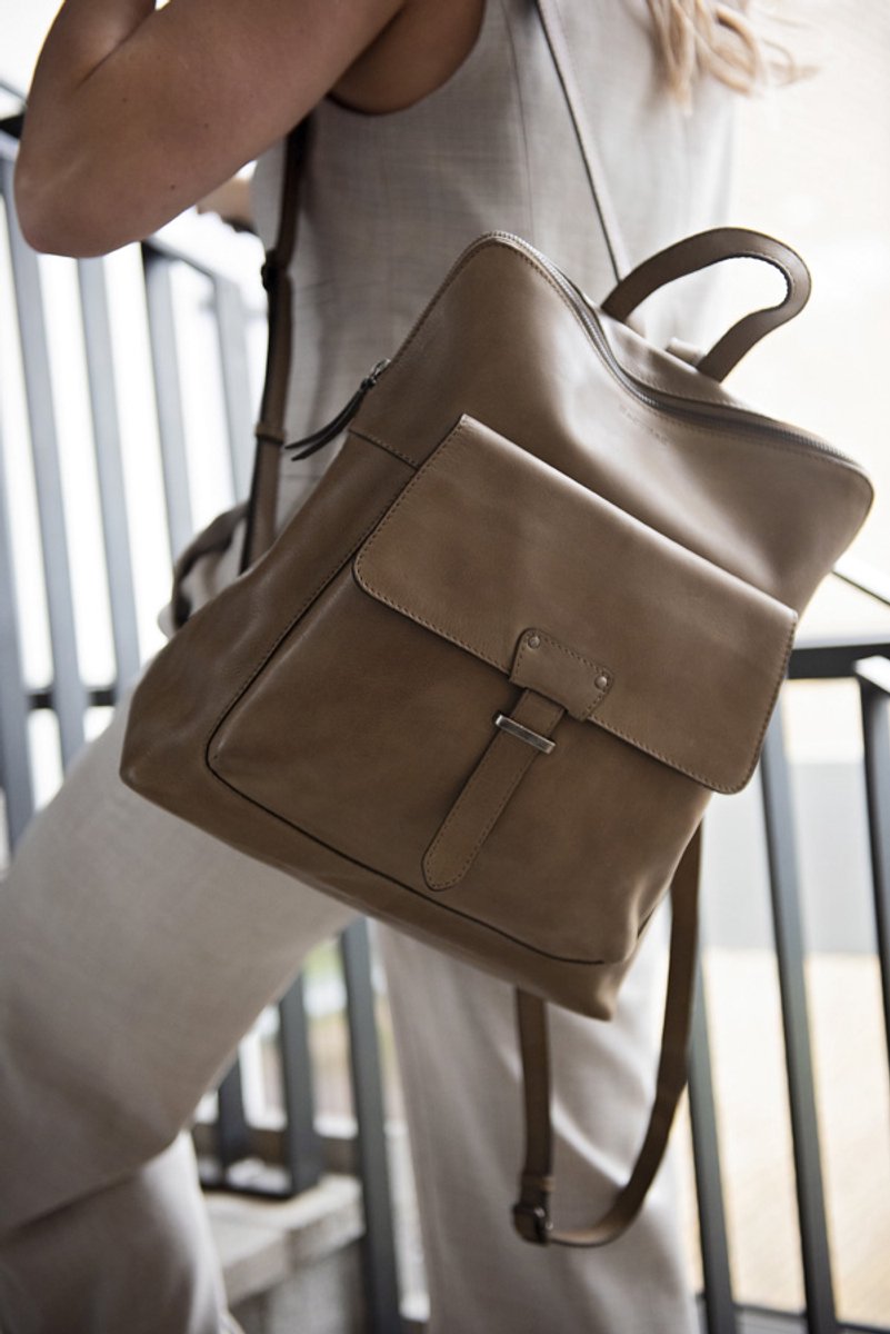 Bag2Bag Grote Stoere Leren Rugzak Nea Leaf