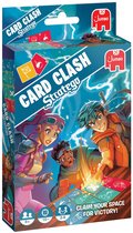 Doos met "CARD CLASH STRATEGO" opdruk, met illustraties van drie spelers en spelkaarten.