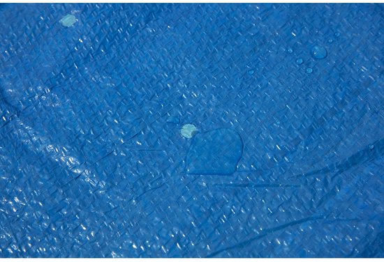 Blauw sterkzeil met waterdruppels en kleine lichte cirkels.