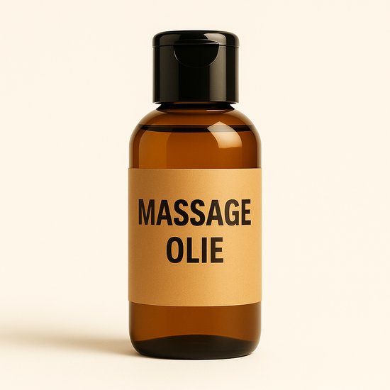 Bruine glazen fles met bruine dop. Een bruin label met "MASSAGE OLIE" erop is om de fles gewikkeld.