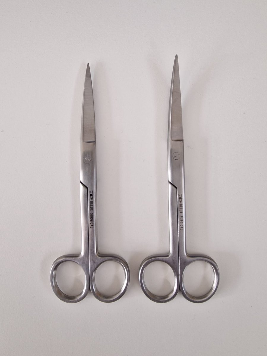 Goedkoopste Belux Surgical Instruments /TandHeelkundige schaar in inox Scherp/Scherp -CVD &STR -Set van 2 -RVS -16 CM - In doos
