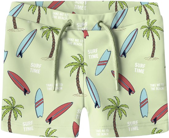Lichtgroene zwemshorts met palmboom- en surfplankprint. Tekst 'SURF TIME'.