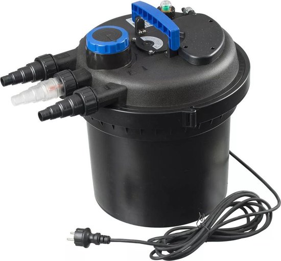 Zwart drukfilter met blauwe handgreep en details, inclusief slangen en stekker.