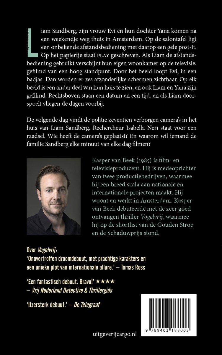 Achterkant van het boek 'De Honger'. Met een foto van Kasper Van Beek en recensies.
