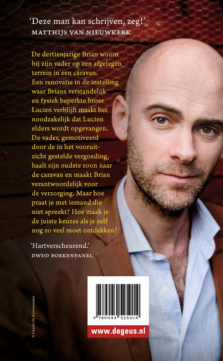 Boekcover met portret van Matthijs van Nieuwkerk. De tekst 'Deze man kan schrijven, zeg!' staat bovenaan.