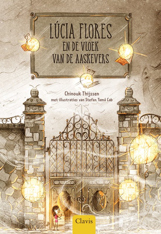 Boekomslag voorkant: Getekende poort met verlichte lampen en een klein meisje. "Lúcia Flores en de vloek van de aaskevers"