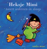 Vrolijke illustratie van heksje Mimi op een bezemsteel, met toverstaf en tas. Geïllustreerde maan en sterren.