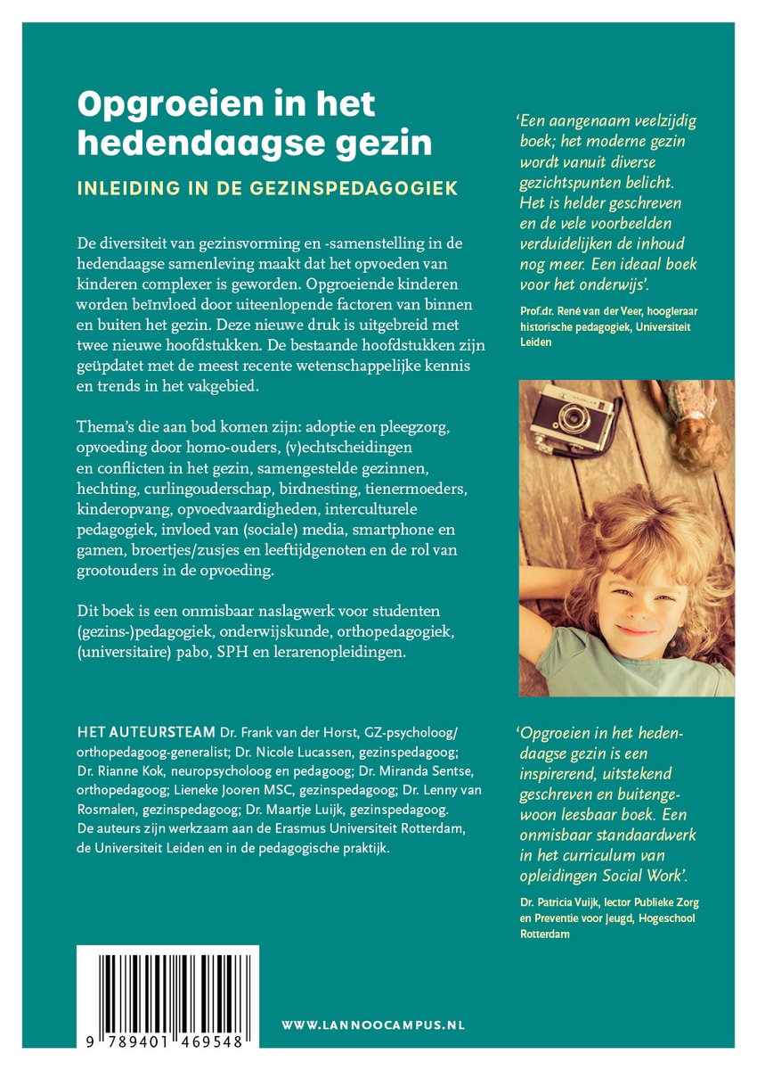 Omslag van het boek "Opgroeien in het hedendaagse gezin". Tekst en afbeelding van een jong kind met een camera.