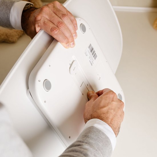 Alecto Babyweegschaal BC70 - Digitaal - 150kg - Groeimeter - Weegschaal ook voor volwassenen en dieren - Wit