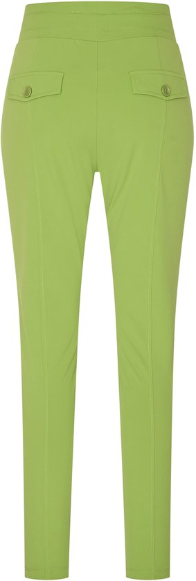 Lichtgroene broek met twee opgestikte zakken met knoopsluiting op de achterkant.