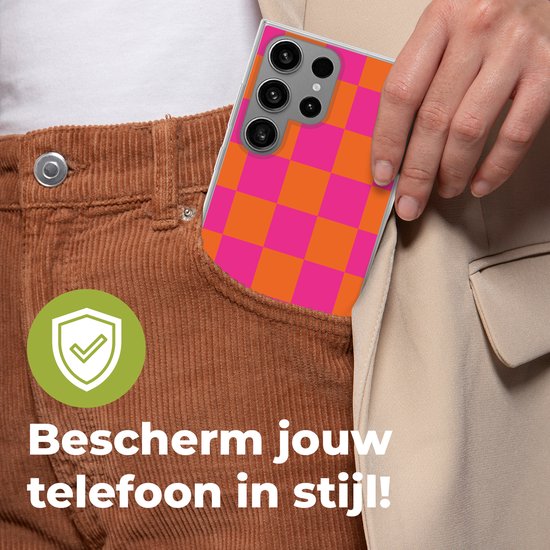 Telefoonhoesje Geschikt voor Samsung Galaxy S23 Ultra hoesje - Schaakbord print - Oranje - Roze - Blokjes - Siliconen Telefoonhoesje Telefoonhoesje