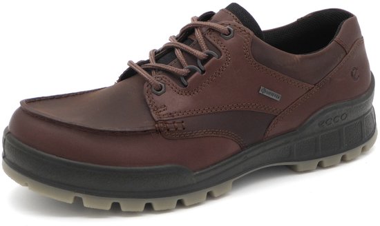 Bruine leren ECCO veterschoen met Gore-Tex logo, zwarte zool en veters.