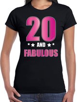 20 and fabulous verjaardag cadeau t-shirt / shirt - zwart met roze en witte letters - voor dames - 20ste verjaardag kado shirt / outfit XXL