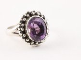 Bewerkte zilveren ring met amethist - maat 18