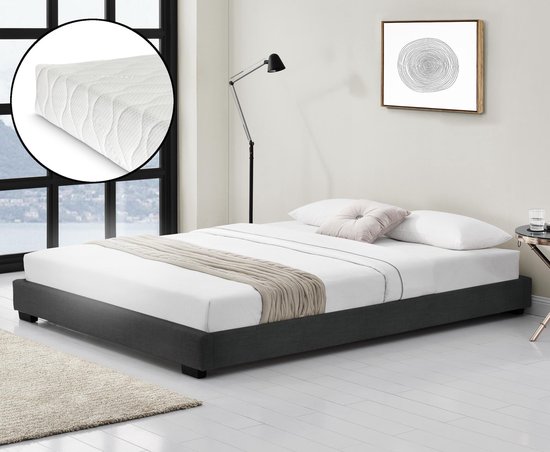 Modern bedframe met matras