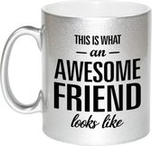 This is what an awesome friend looks like tekst cadeau mok / beker - zilver - 330 ml - vrienden / vriendinnen kado