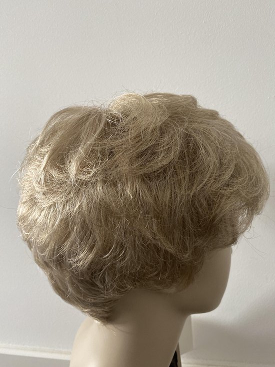 Perruque femme - Chimio - Travail capillaire - Perruque synthétique - Blond  clair | bol.com