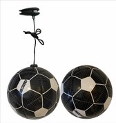 Voor thuis: Mini bal met elastiek KICK and PLAY db SKILLS