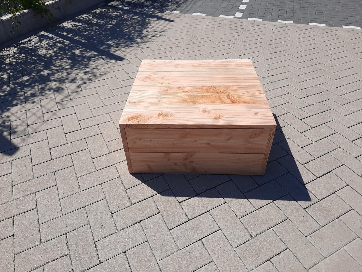 Loungetafel "Garden" van Douglas hout 75x75cm