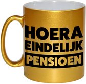 Pensioen mok / beker goud Hoera eindelijk met pensioen 330 ml