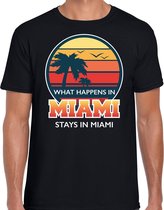 Miami zomer t-shirt / shirt What happens in Miami stays in Miami voor heren - zwart - Miami party / vakantie outfit / kleding/ feest shirt M