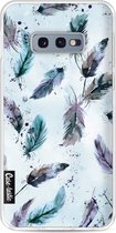 Casetastic Samsung Galaxy S10e Hoesje - Softcover Hoesje met Design - Feathers Blue Print