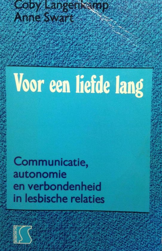 Boekomslag met blauw reliëfpatroon en turquoise vlak met de titel 'Voor een liefde lang' en ondertitel.
