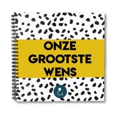 cadeau voor vrouw -  kado vrouwen - vrouwen cadeautjes - Invulboek zwangerschapswens - zwanger worden - ouders worden - okergeel - dagboek - Studio Ins & Outs