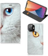 Bookcover Geschikt voor iPhone 12 | Geschikt voor iPhone 12 Pro Smart Case Witte Kat