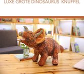 Luxe grote dinosaurus knuffel (Triceratops), 45 cm lang. Prachtige decoratie voor een woonkamer, slaapkamer of een kinderkamer.