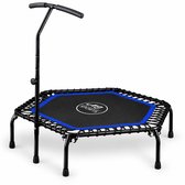 Zwarte vierkante trampoline met blauwe rand, spiraalveren en een verstelbare grijpstang.