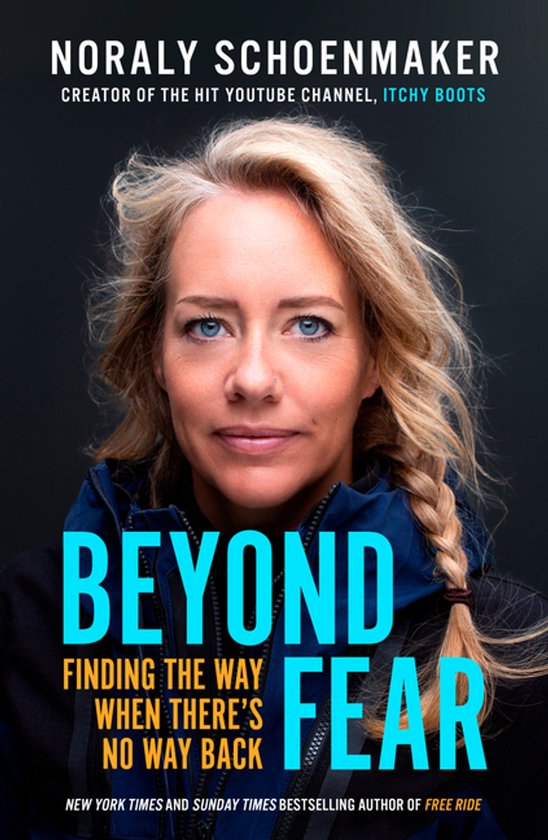 Boekcover van "Beyond Fear" met portret van Noraly Schoenmaker, auteur van "Itchy Boots".