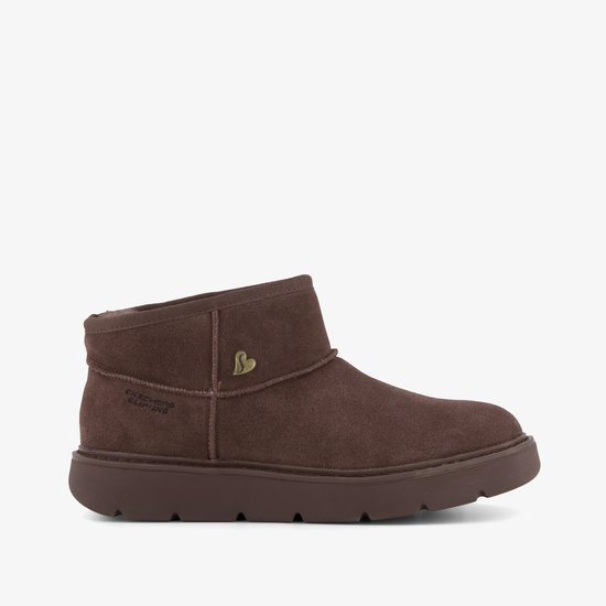 Bruine suède Skechers Slip-ins enkellaars met gouden hartdetail en dikke zool.