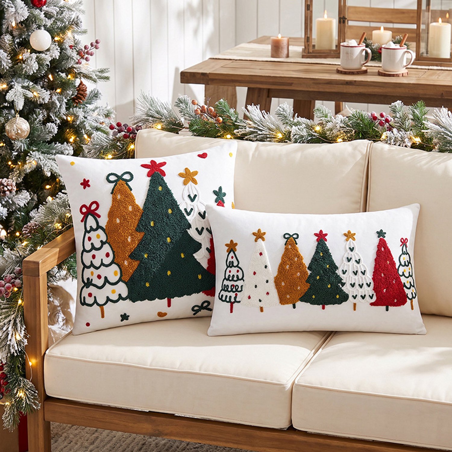 FLITI Kerst Sierkussenhoezen 2 Stuks - Mix van Vierkante en Rechthoekige Kussenhoes - Kleurrijk Kerstboomdesign met Reliëfborduurwerk - Zonder Vulling Wit