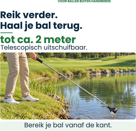 Golfer gebruikt een uitschuifbare Stripe golfbalhengel om een bal uit het water te vissen vanaf de kant.