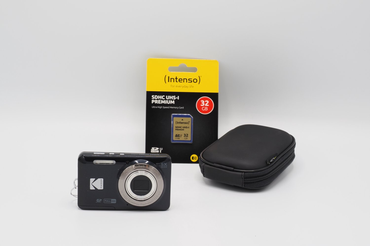 Kodak Pixpro EZ56 (FZ55) - Compactcamera - Zwart - + 32GB geheugenkaart - + Tas
