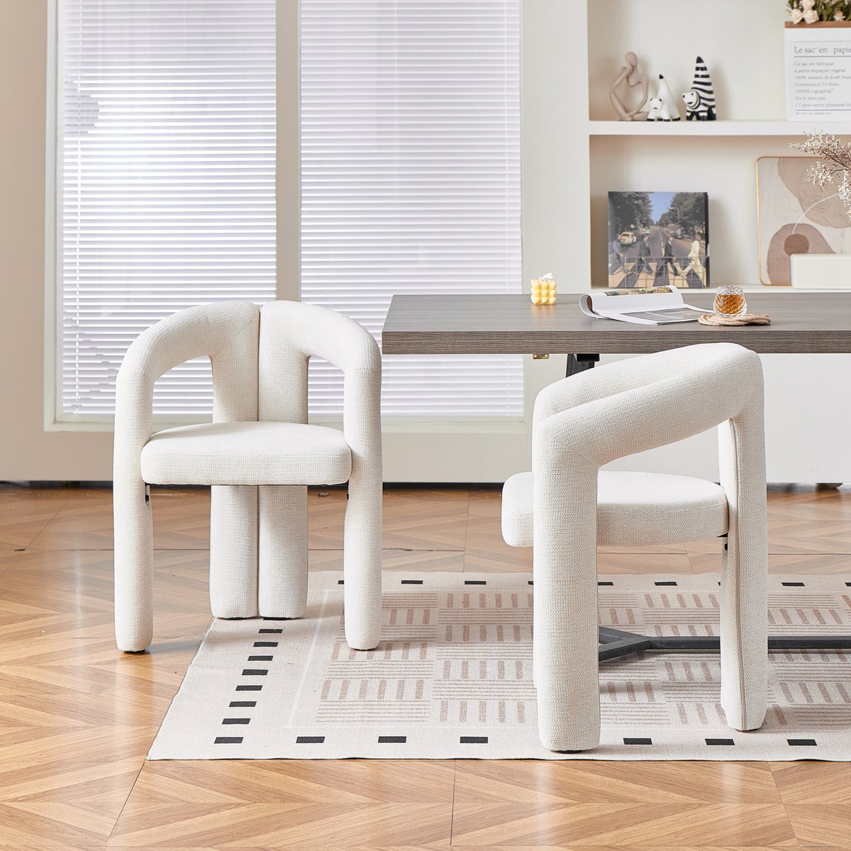 COVREO Eetkamerstoel met armleuningen – Kuipstoel met chenille – Zitstoel voor eetkamer en kantoor – Maat niet opgegeven – Beige