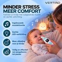 Moeder reinigt baby's neus met witte en groene neusreiniger. Met ingebouwde muziekfunctie en zachte LED-verlichting.