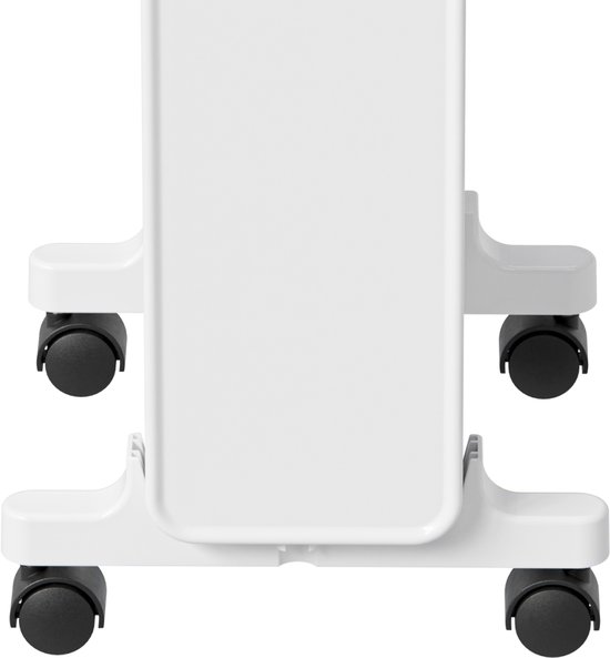 Onderkant van een witte olieradiator, met vier wieltjes.