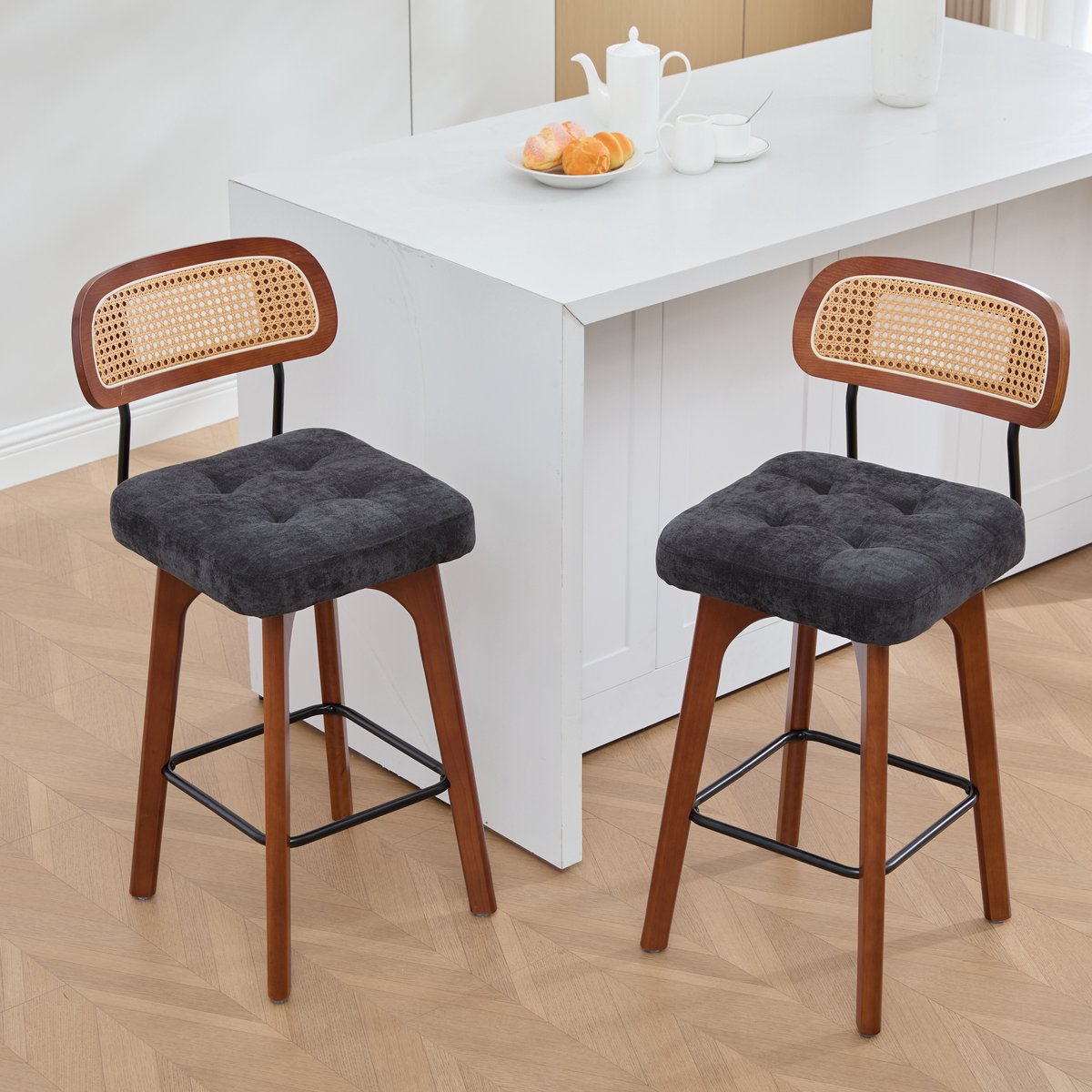 OKWISH Barkruk Set Van 2 44 Bij 51 Bij 96 Cm - 360 Graden Draaibaar Met Rotan Rugleuning - Voor Keukenbar - Chenille - Zwart